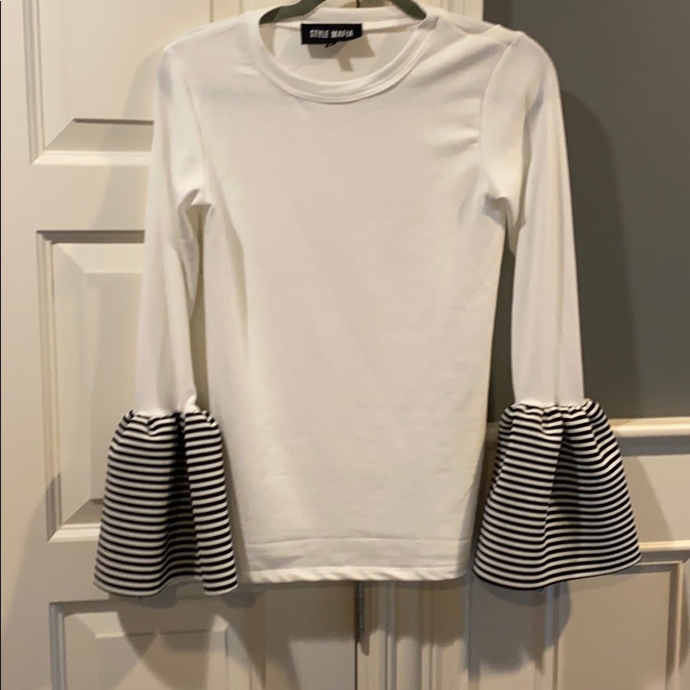 Long sleeve top with big sleeves
